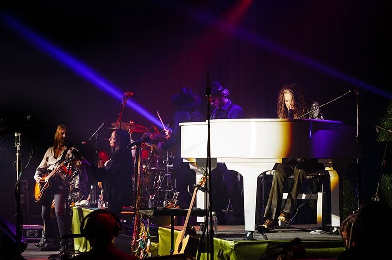 Busch Steven Tyler Playing Piano