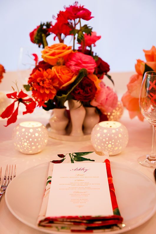 Busch Wedding Table Setting With Flowers