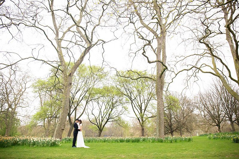 London Hugging In Park