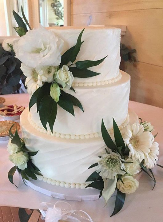 Sugartopia White Cake With Flowers