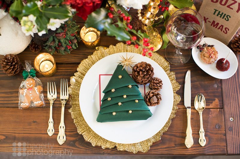 Tradition Christmas Party Decor Place Setting