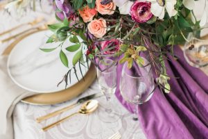 3 Tips On How To Use Ultra Violet In Your Wedding Table Runner
