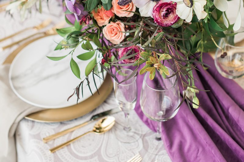 3 Tips On How To Use Ultra Violet In Your Wedding Table Runner