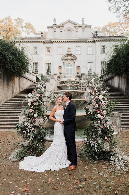 Fabulous Wedding Inspiration At The Swan House Arch