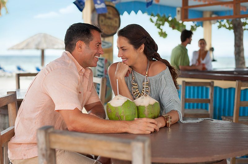 El Conquistador Puerto Rico Couple Enjoying Drinks