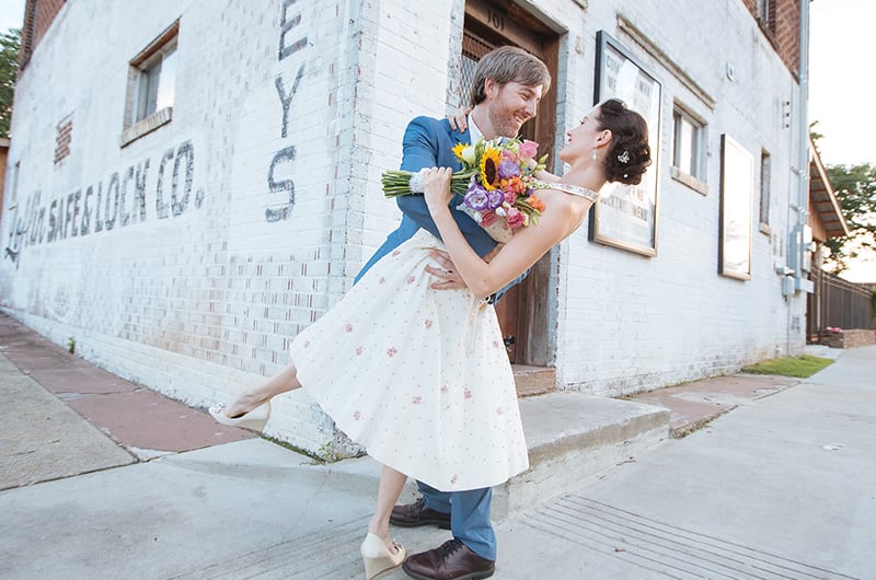 Loflin Yard Venue Couple Dancing