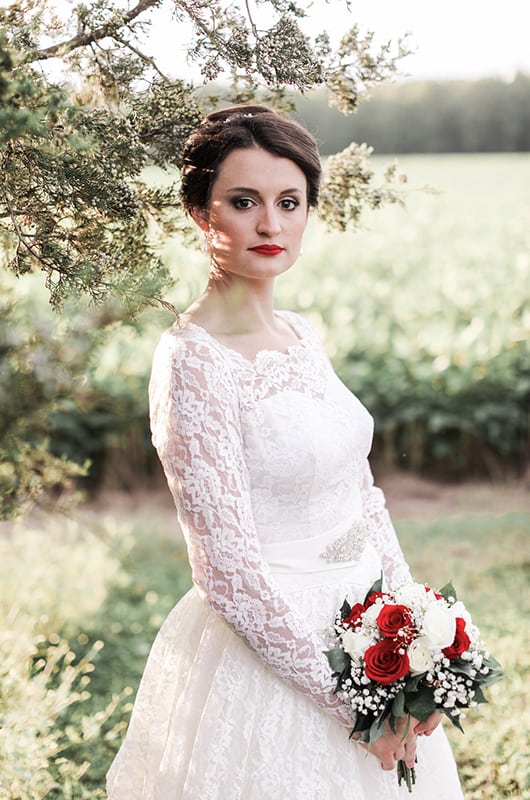 Marissa Bridal Portraits Side In Field