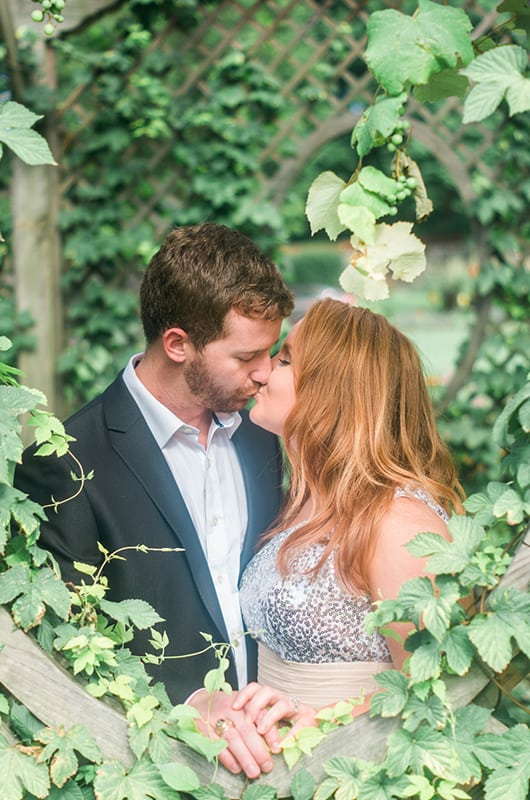 Bilmore Engagement Session Green Kiss