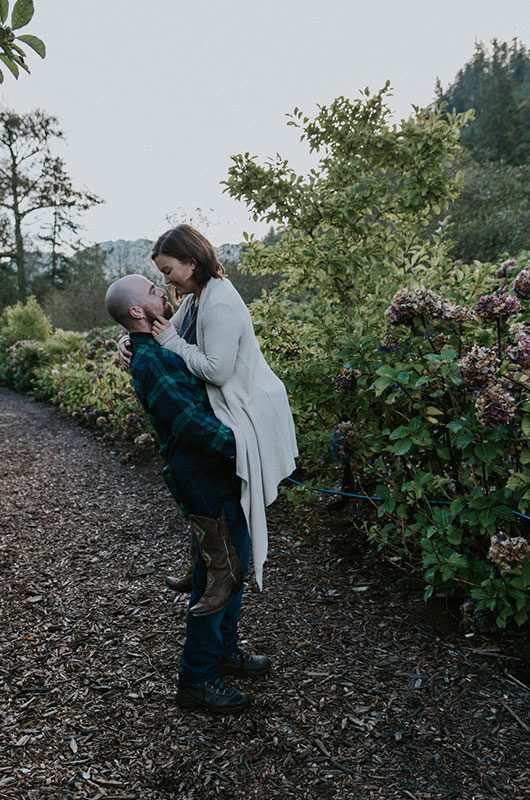 Dreamy Pumpkin Patch Engagement Photoshoot Pathway