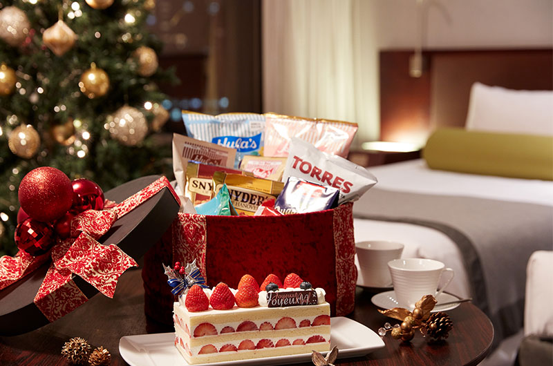 Christmas At The Luxurious Keio Plaza Hotel Tokyo Treat Box