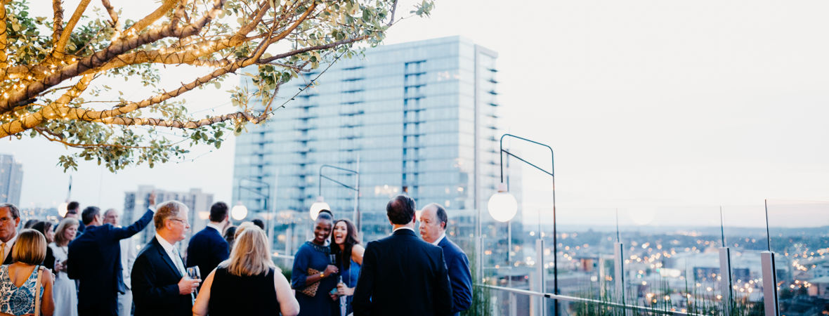 Thompson Nashville Weddings Guests On Rooftop Seth Farmer Photography CRPD1180x450