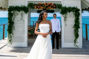 Anne Barge Wedding Gown Feature Image