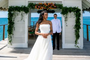 Anne Barge Wedding Gown Feature Image