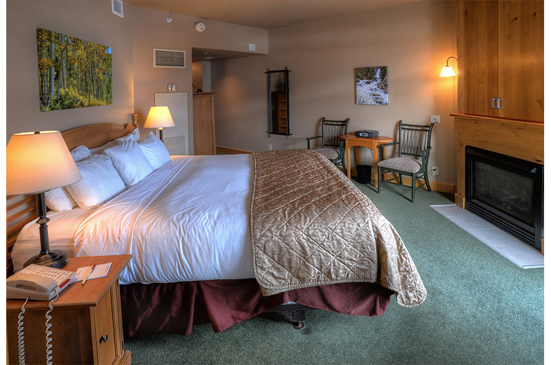 Steamboat Grand Guest Room With Fireplace