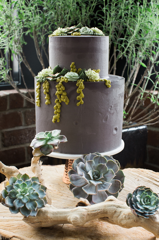 Minimal Organic Wedding Details Cake