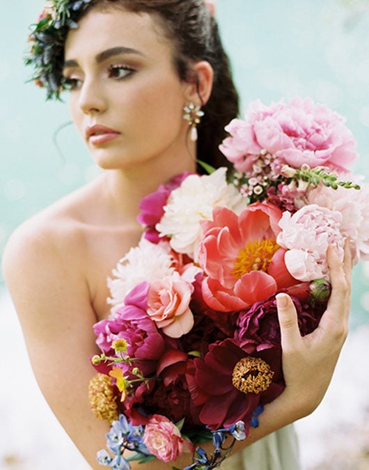 Elegant Peony Shoot In The Gardens Of A Romantic Venue In Georgia Boquet Close Up