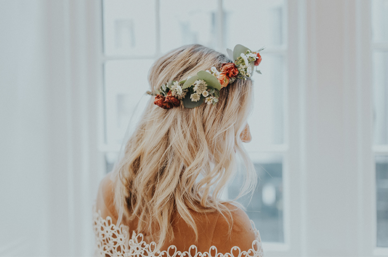 The Story Of Taylord Crowns Fresh Flower Crowns Model In Flower Crown