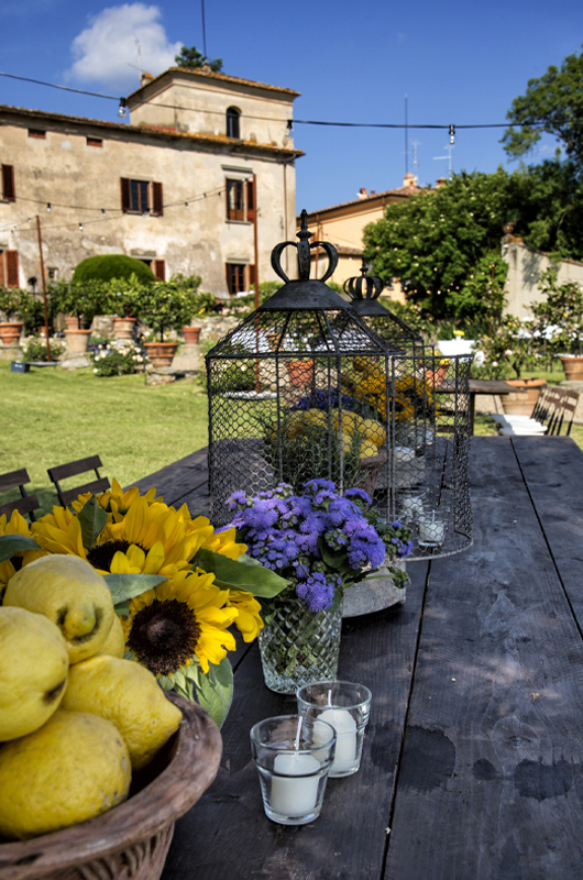 Tuscany Eat, Drink, And Marry Under The Tuscan Sun Villa Medicea Di Liliano Wine Estate Outside Table Decor