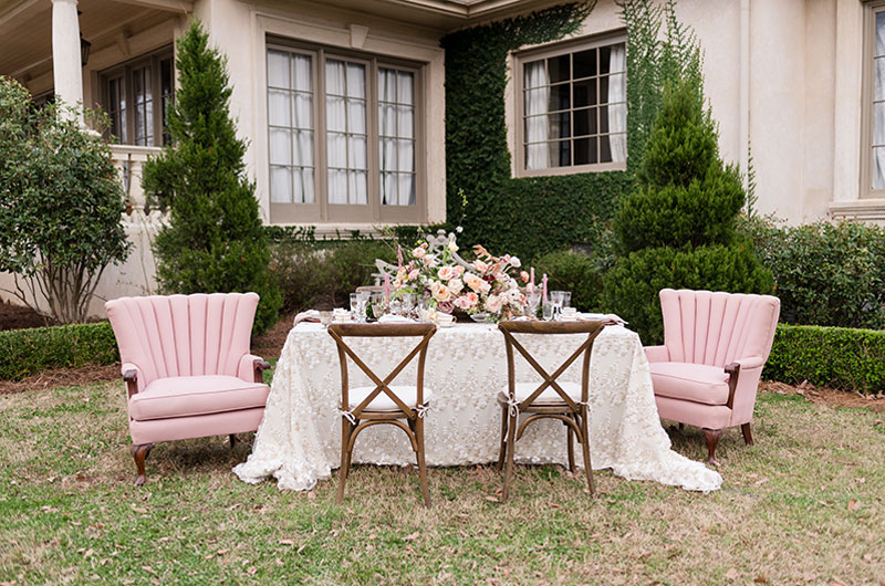 Epic Elegance At An Alabama Lakeside Estate 1 24 20 Epic Elegance At An Alabama Lakeside Estate Outside Table