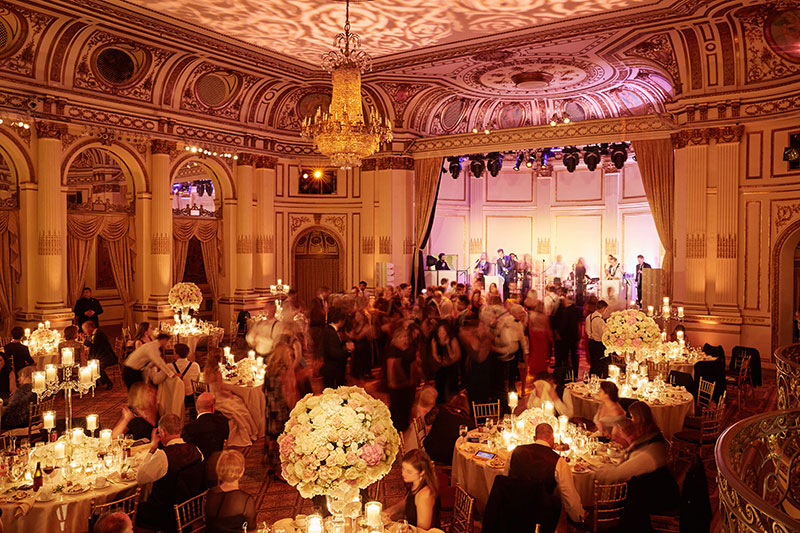 Newlywed Looks Rachel Smith & William Nollman Marry In NYC With A Party At The Plaza Wedding Reception (1)