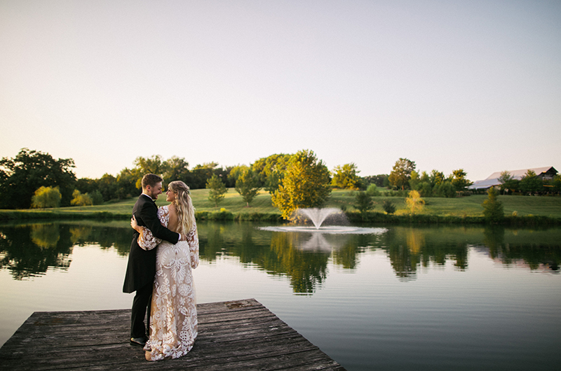 Married In Nashville Jean Broadhurt Couple By Lake