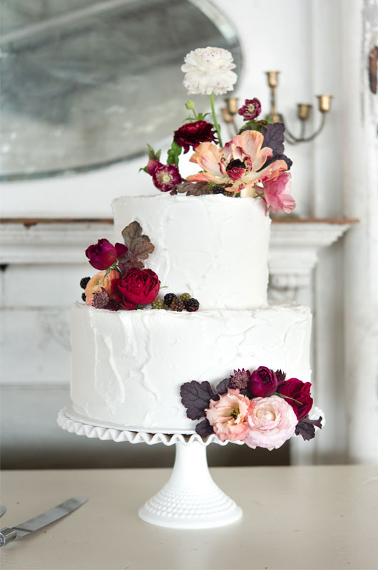 Propcellar Was The Perfect Backdrop For This Vintage Memphis Wedding Cake Display