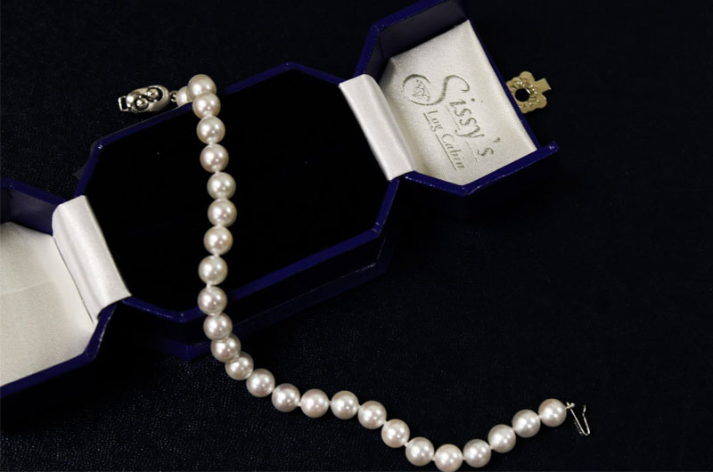 Sissys Log Cabin Commits To Creating Extraordinary Wedding Day Style Pearl Necklace