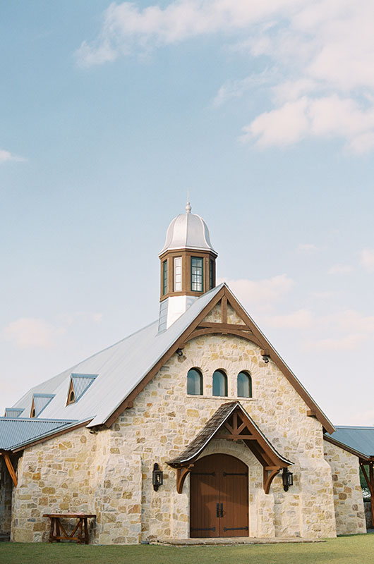 An Idyllic I Do Awaits At Luxury Rustic Venue Hidden River Ranch Outdoor Chapel