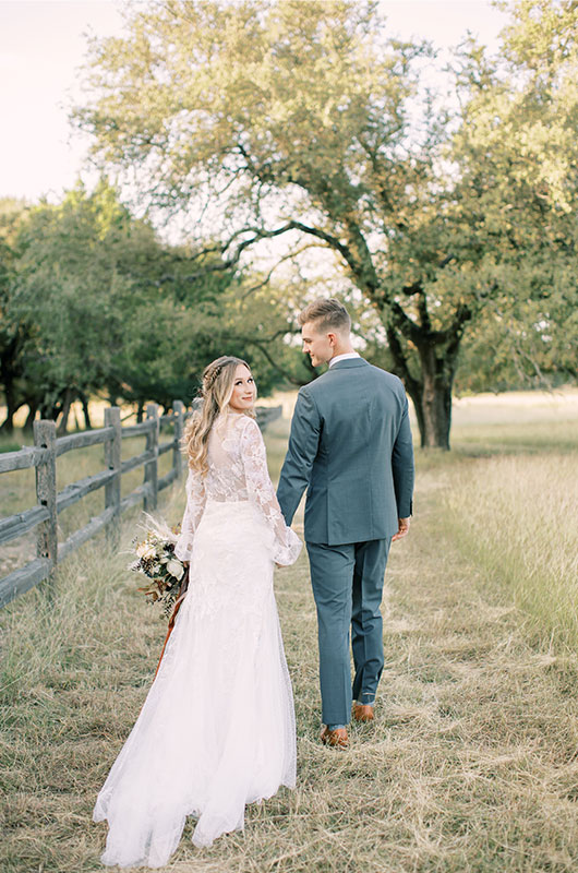 An Idyllic I Do Awaits At Luxury Rustic Venue Hidden River Ranch Path