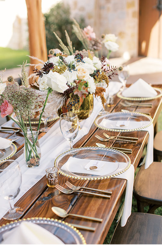 An Idyllic I Do Awaits At Luxury Rustic Venue Hidden River Ranch Place Settings