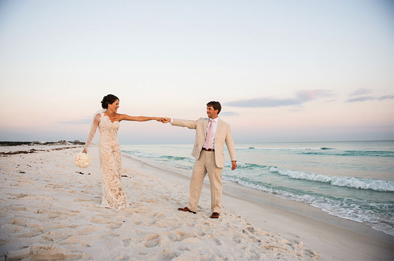 South Walton Florida Offers An Upscale Relaxing Beach Destination Wedding Beach Wedding Couple