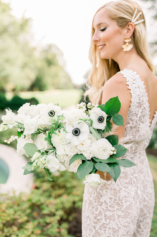 A Contemporary Chic Elopement At The Reynolda House Museum Of American Art Bridal Solo Shot With Bouquet