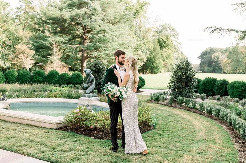 A Contemporary Chic Elopement at the Reynolda House Museum of American Art