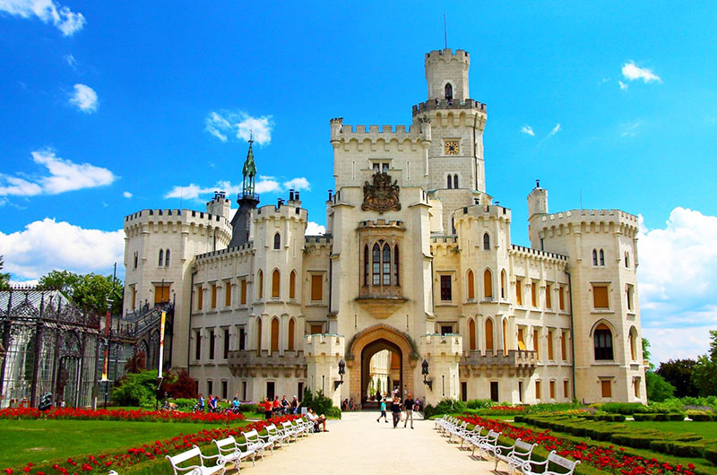 Castle Wedding Venues At Home And Abroad For A Fairytale Inspired Ceremony Hluboka Castle Wedding Venues At Home And Abroad For A Fairytale Inspired Ceremony Hluboka
