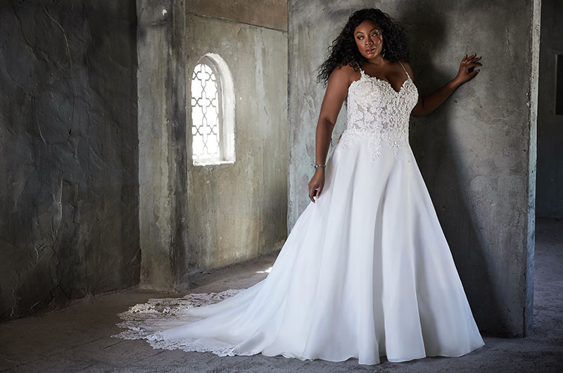 Project Runway Supermodel Liris Crosse Discusses Bridal Fashion Diversity Maggie Sottero Savannah