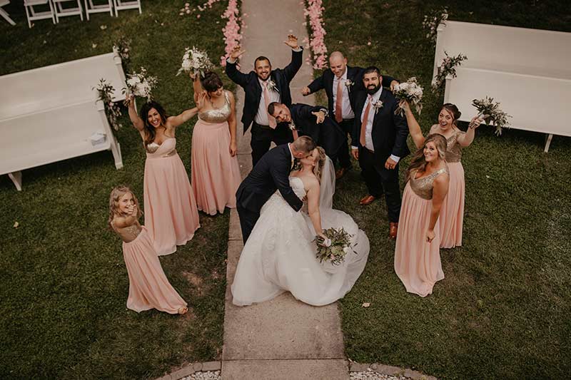 Bethany And Dakota Caudill Celebrate An Outdoor Monticello Kentucky Wedding Wedding Party Bethany And Dakota Caudill Celebrate An Outdoor Monticello Kentucky Wedding Wedding Party