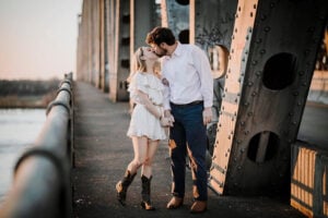 Cassidy Gubin And Eric Goldberg Have A Friends Inspired Engagement Memphis Bridge