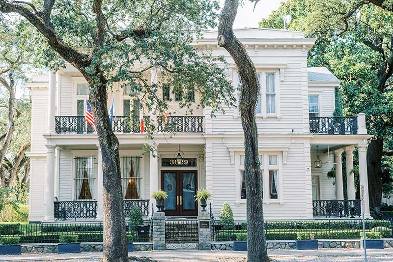 A Modern Beauty At The Elms Mansion In New Orleans Louisiana The Elms Mansion