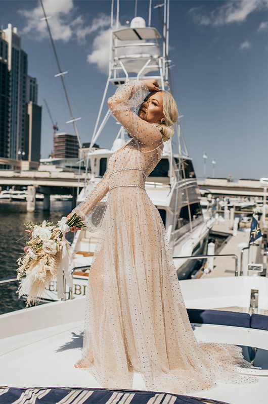 Host A Yacht Wedding For An Unforgettable Luxurious Celebration (dress2)