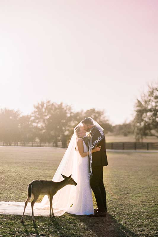 Kristin Bartlett And Steven Barner Marry In Texas Kiss
