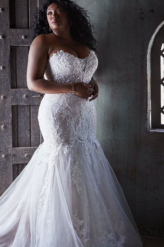 Meet Supermodel Liris Crosse Maggie Sottero Curve