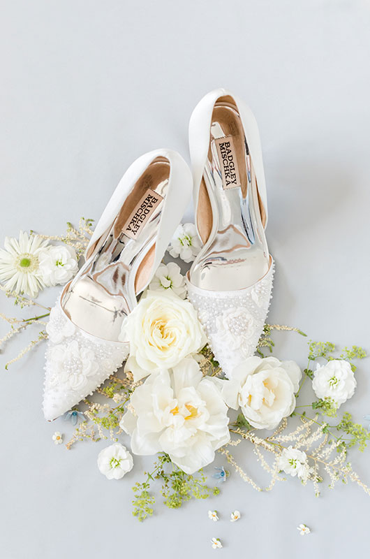 Intimate Botanical Wedding An Elegantly Styled Botanical Wedding At Emerson Fields In Excello, Missouri Heels