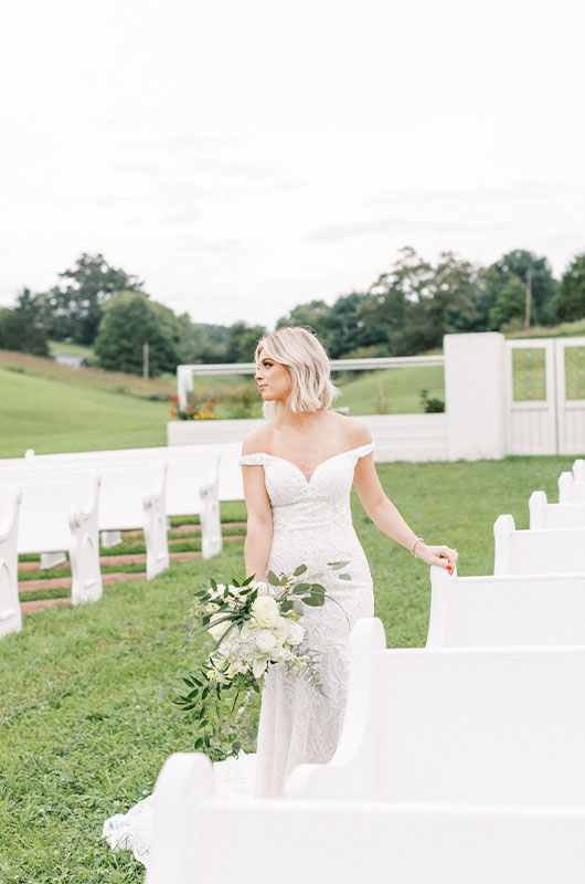 Brides Of Any Style Can Host A Barn Wedding For An Elegant Ceremony Classic Bride2