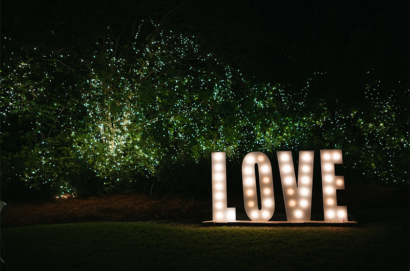 Stacey Asaro And Ryan Gaudet Marry At The Luxury Southern Oaks New Orleans Light Up 22LOVE22 Sign Resized Copy 2