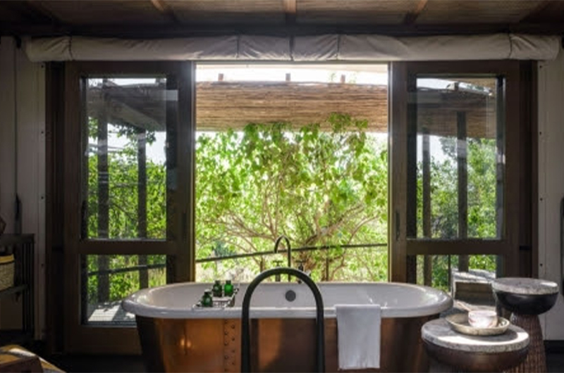 22top Five International Boutique Hotels For A Luxurious Honeymoon Abroad22 Xigera Lodge Bathroom View Copy