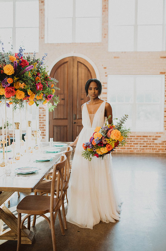 A Modern Spring Wedding In Georgetown Tennesseebride Standing Table