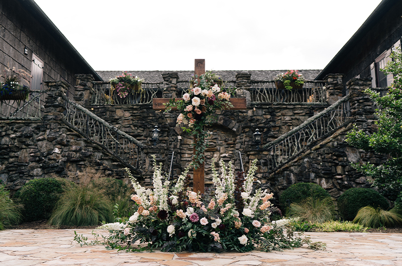 Eloise Hamilton Aiken Reeves Rustic Glamour Wedding In North Carolina Ceremony Setup