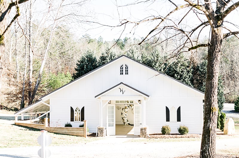 Incorporated Balloons That Created A Unique And Fresh Feel On Wedding Decorations Chapel