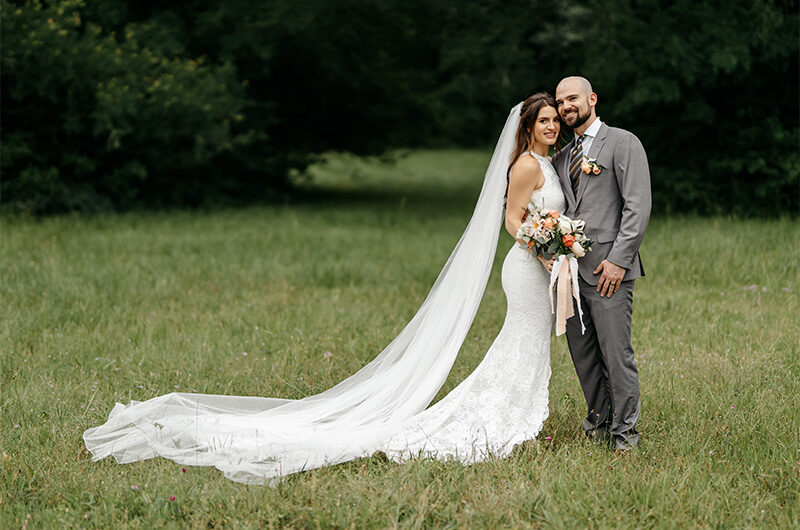 Joy Photo And Video Couple In Field