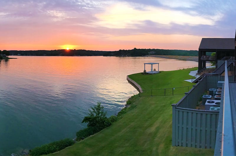 Lakepoint Restaurant And Event Center In Bella Vista Offers Breathtaking Backgrounds For Your Picturesque Dream Wedding Panoramic Sunset Shot Copy